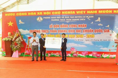 LỄ ĐÓN TRƯỜNG CHUẨN QUỐC GIA NĂM HỌC 2018 – 2019